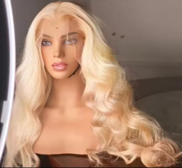 613 Blonde Body Wave Lace Front Wig - Parrucca Bionda 613 Lunga Ondulata con
